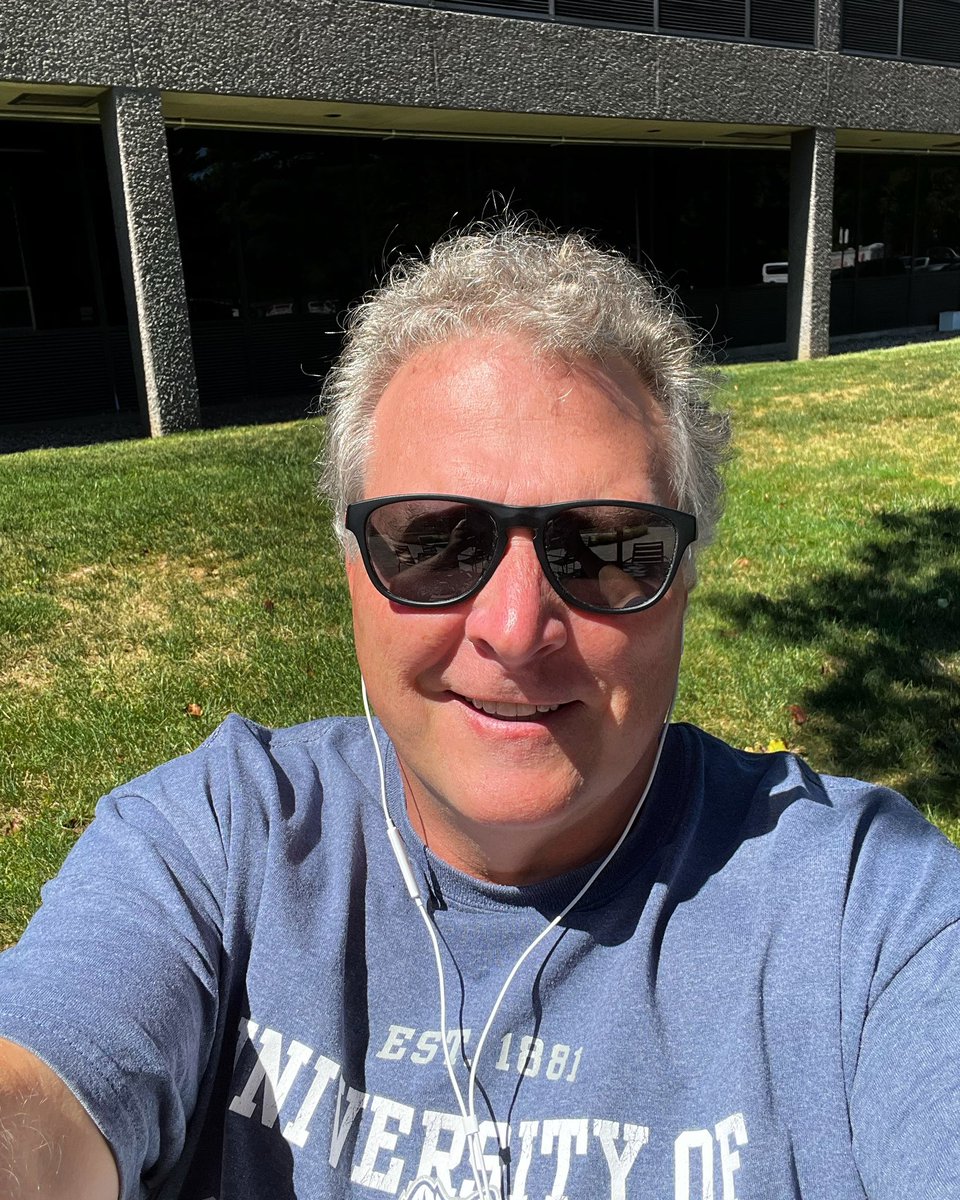 LodgeInteract's tweet photo. Work from home. #wfh, sort of. In my corporate campus courtyard. Too nice to be in office all day.
.
.
.
.
#businessmindset #smallbusinessowner #businesstip #businesstips #businesstipoftheday #businesstips101 #businesstipoftheweek #entrepreneur #entrepreneurs #entrepreneurlife https://t.co/On7EFb0NVW