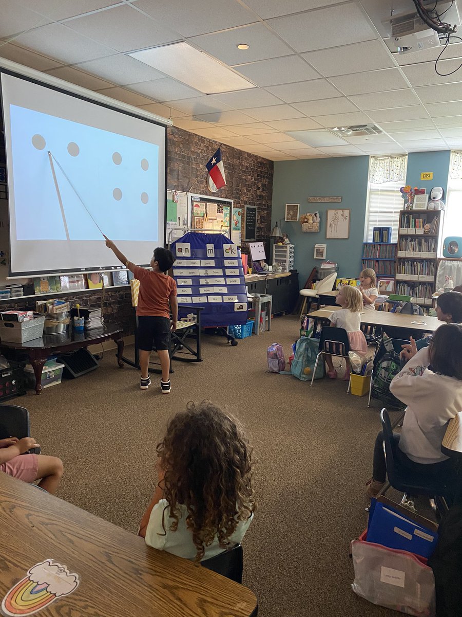 “I know four plus two equals six and I started with four because it’s greater!” Some great number sense skills in first grade! #NoPlaceLikeERE <a href="/KISDMathSquad/">KISDMathSquad</a>