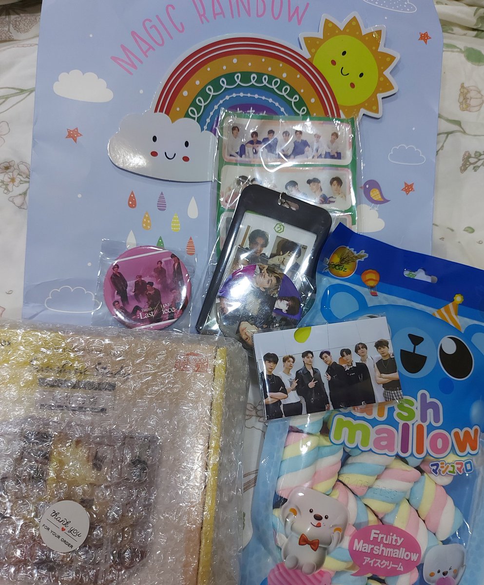 rainandmeow's tweet photo. My #KindBoxProject this year from @hanabelIe 😊💕🌻☀️🌈

Thank youu so much!! I got a miniature kit as requested and she also threw in some GOT7 goodies even though I didn't mention my fandom hahaha 😂 https://t.co/Ey9NO4KysJ