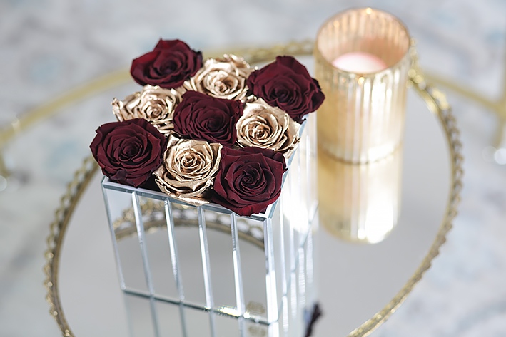EternalRosesNY's tweet photo. Fall Vibes 🍂🍁🎃 and Lasting Roses!

Pumpkin Spice Lattes are great...but Eternal Roses in Golden Ruby are even greater...plus they last so much longer, the enjoyment could go on for months... https://t.co/M9k0oL9xMC