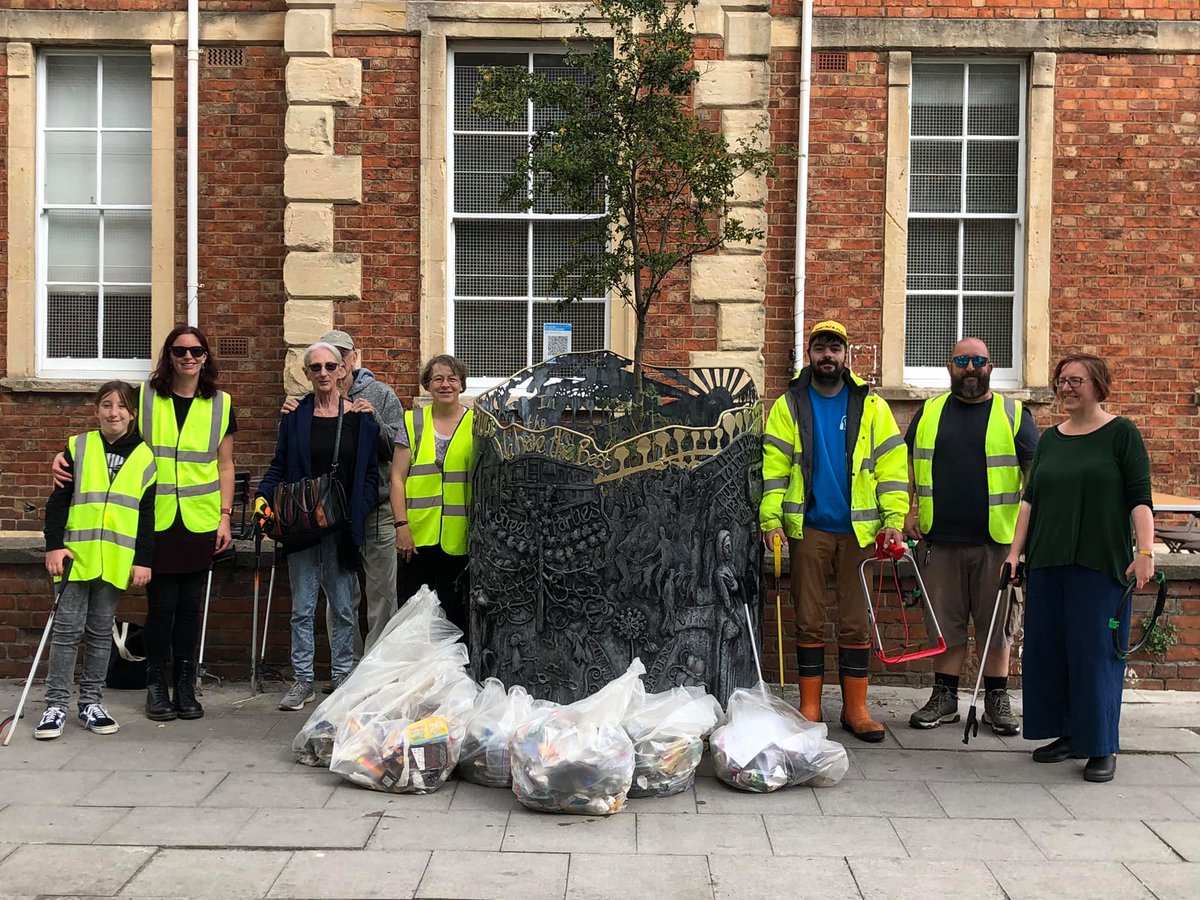St Paul's Litter Pick this Saturday
Meet outside the School House Cafe for a 10:30 am start
fb.me/e/1JWNuHXvk