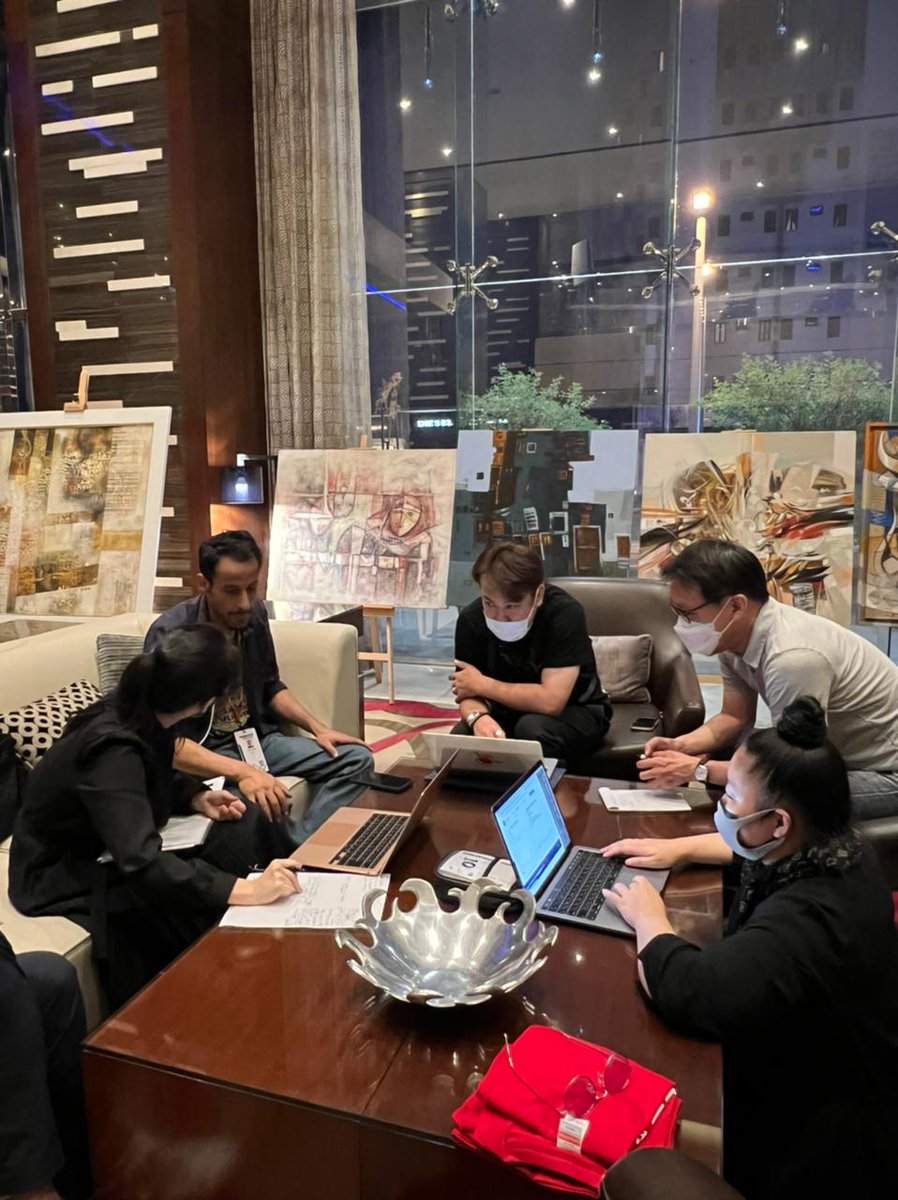 Japamura_G8's tweet photo. استقبال فريق قمة الكوسبلاي العالمية وبدأهم في التجهيزات للمسابقة الكبيرة 🤩🙌✨️ #WCS2022 #gamers8 #japamura #cosplay https://t.co/MiXNNO832s