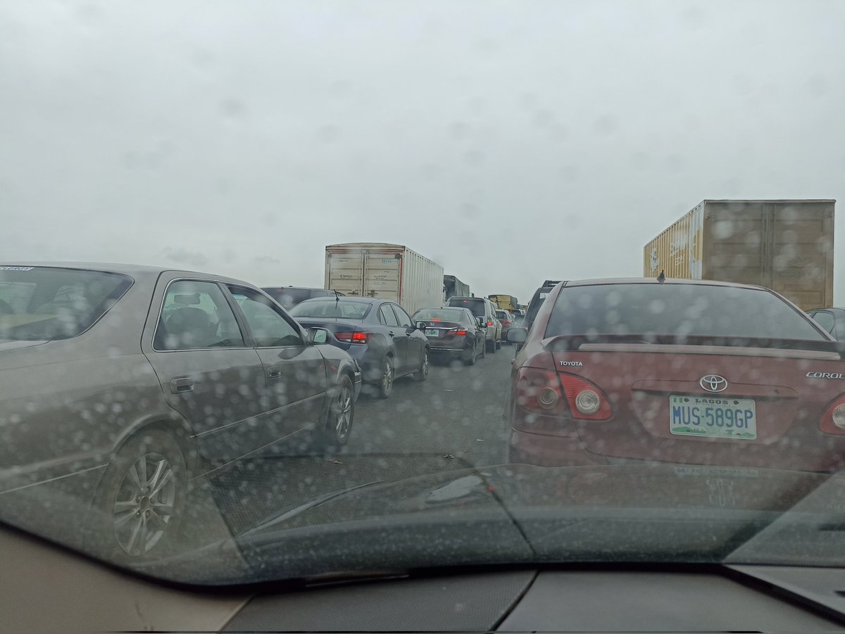 fikkyaremu's tweet photo. Coming to Lagos from Lagos-Ibadan (after Mountain of fire) is now a nightmare and no effort from to reduce the harrowing experience of masses in Nigeria . @jidesanwoolu @LasgoOfficial @OGSG_Official @DapoAbiodun @Gidi_Traffic please help our mentality https://t.co/wi2JcaWaCB