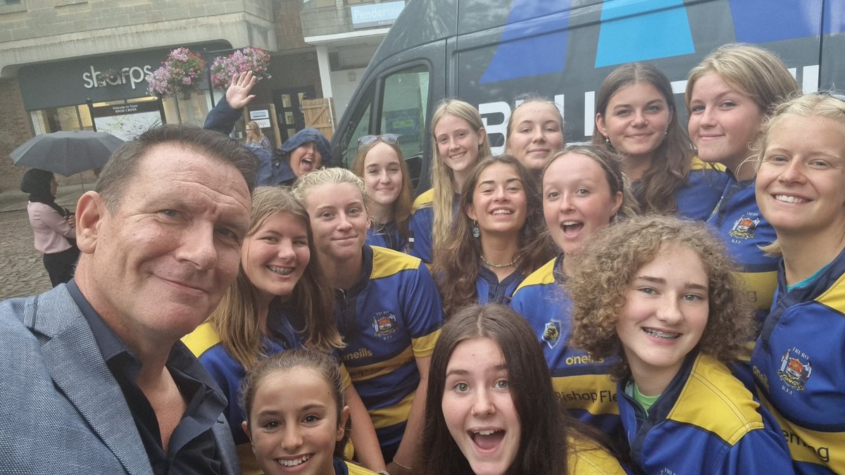 A great night ahead <a href="/BBCCornwall/">BBC Cornwall</a> #MakeADifference 
Thanks girls from <a href="/TruroRFC/">Truro RFC</a> for coming out to support