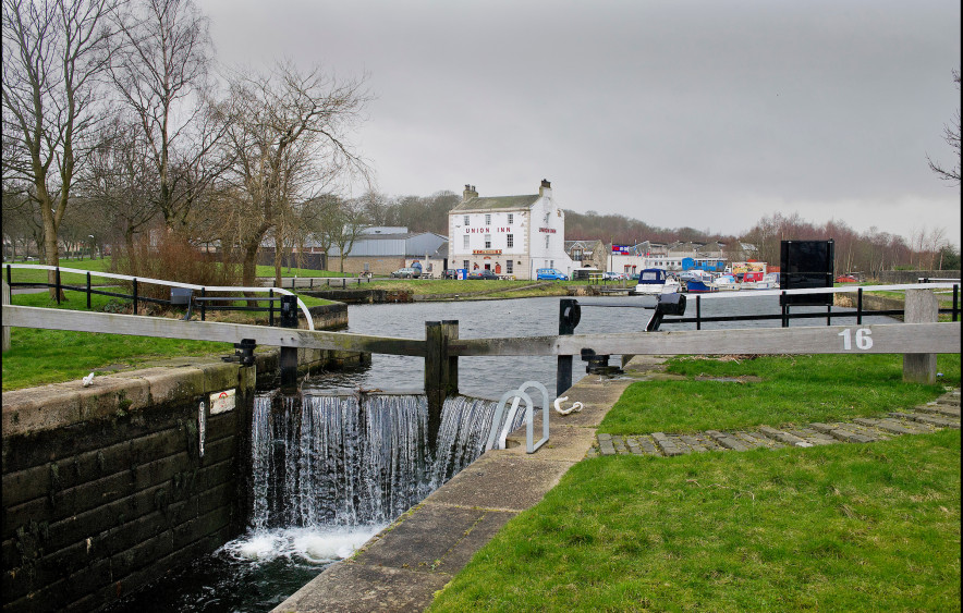 📢We are temporarily suspending all boat movements on the Forth &amp; Clyde Canal between Lock 16 &amp; Grangemouth in the East &amp; Lock 21 &amp; Bowling in the West. These emergency restrictions are due to an extended period of dry weather. 
Full details: bit.ly/3cH1aQq