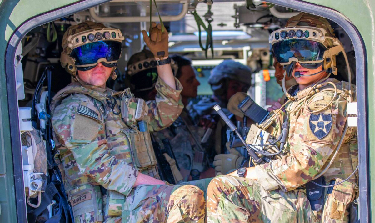ScoutHouseLab's tweet photo. The US Army has begun testing AR tech for armored vehicles🪖: https://t.co/1VS372iqON https://t.co/rlkSgNA4qH