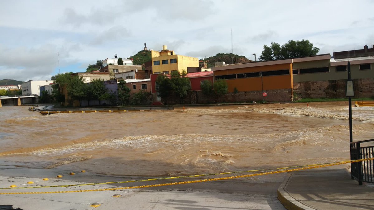 PCParral's tweet image. Las 24 horas de los 7 días de la semana, monitoreamos todos los puntos de riesgo. 

En caso de emergencias, llama al 9️⃣1️⃣1️⃣