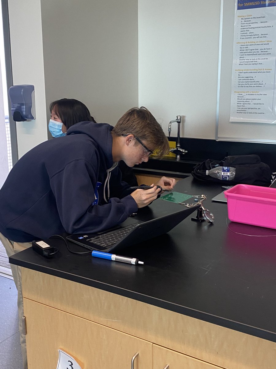 SMLMS_Principal's tweet photo. Developing 21st Century Learning Skills through our Project Lead the Way Academy! @SamohiPrincipal @SMMUSD @devonsmith67 https://t.co/rb27lfMfLR