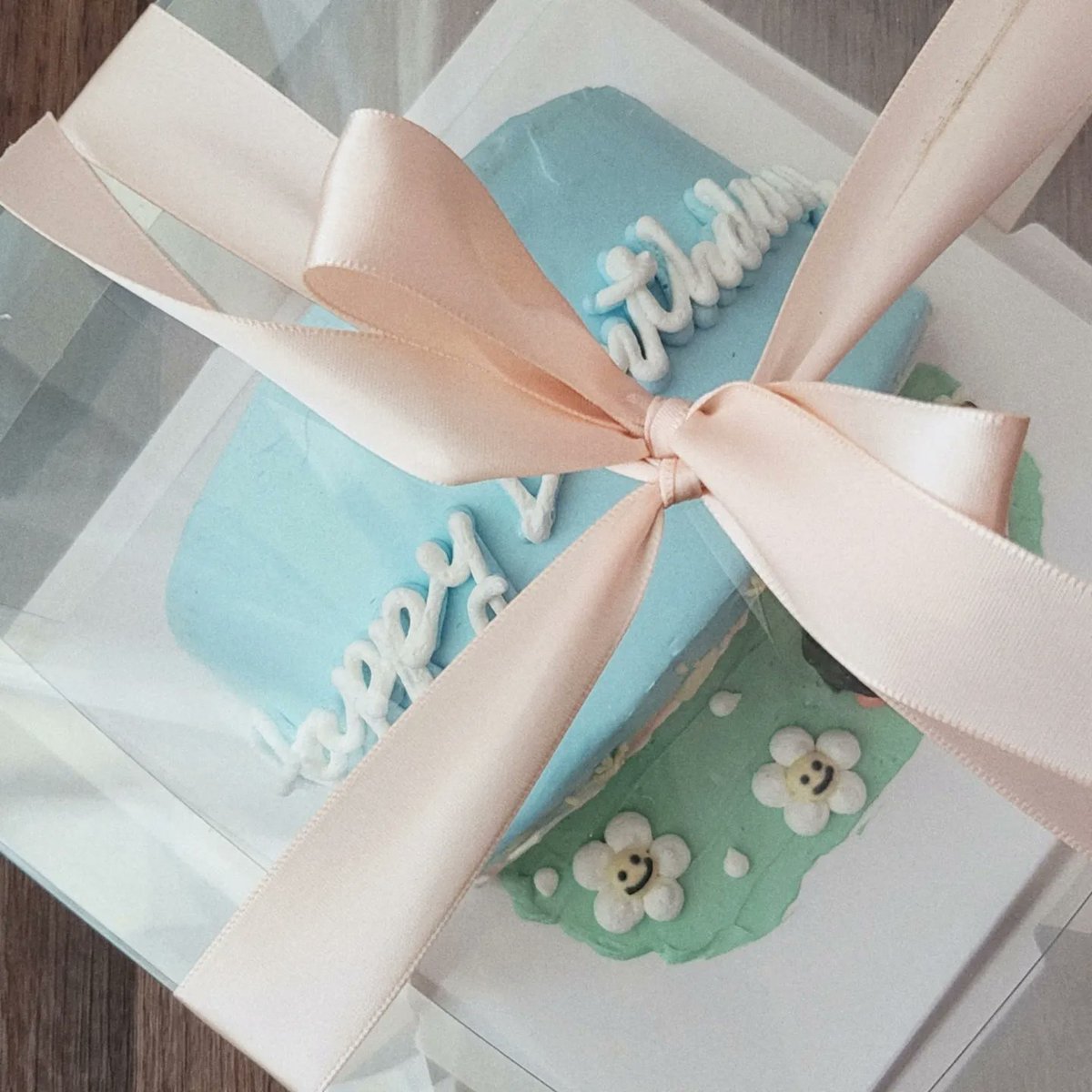 Mof9eptember's tweet photo. And along came September with all its joys 💙 https://t.co/tT3grEAoxX