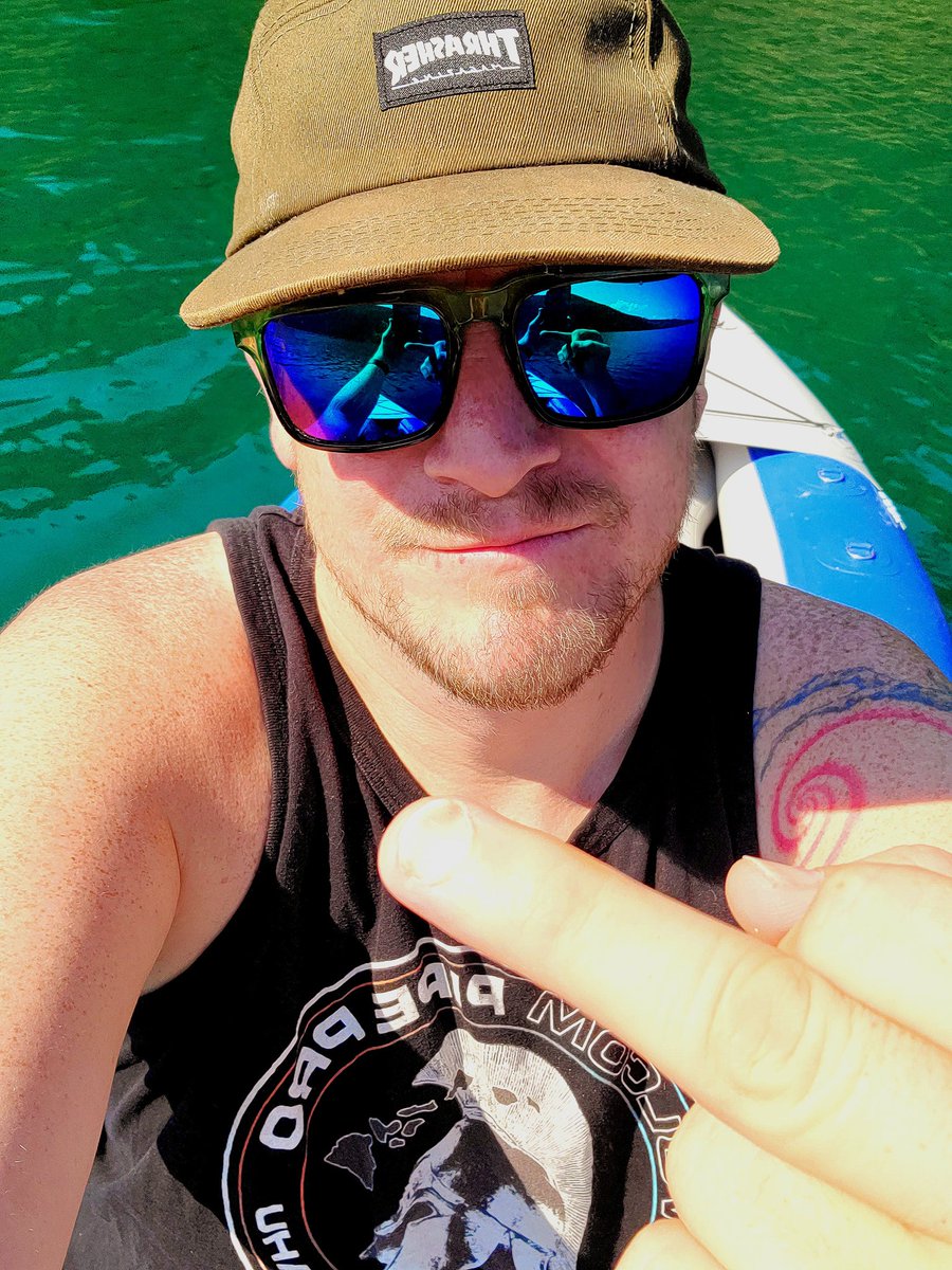 MasterZandr's tweet image. Going kayaking then out for beers, what cash fag is going to fund it. #feetworship #feetfetish #findom #cashfag #cashslave #alphamaster #paypig #alphadominant