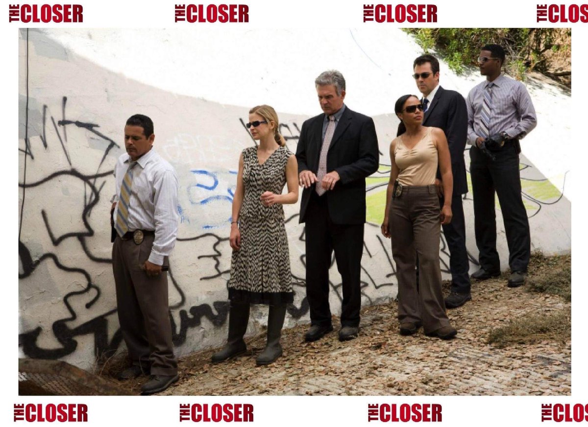bridgette_TN's tweet photo. #TBT So why again is Provenza not here? Lt, you know he doesnโt โdoโ graffiti ๐๐ #TheCloser #DetSanchez #ChiefJohnson #LtFlynn #DetDaniels #AgentHoward #SgtGabriel #RaymondCruz #KyraSedgwick #TonyDenison #GinaRavera #JonTenney #CoreyReynolds @TheCloser_TNT @coreyreynoldsLA https://t.co/z1Q0fsSf41
