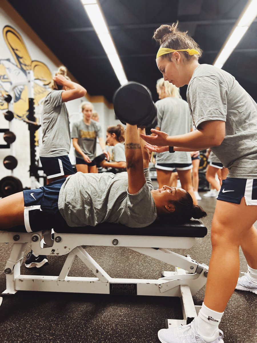 CanisiusWLAX's tweet photo. We love a good grind | #IronGriffs putting in that work ๐ค
#Griffs https://t.co/i9mJySmmPI