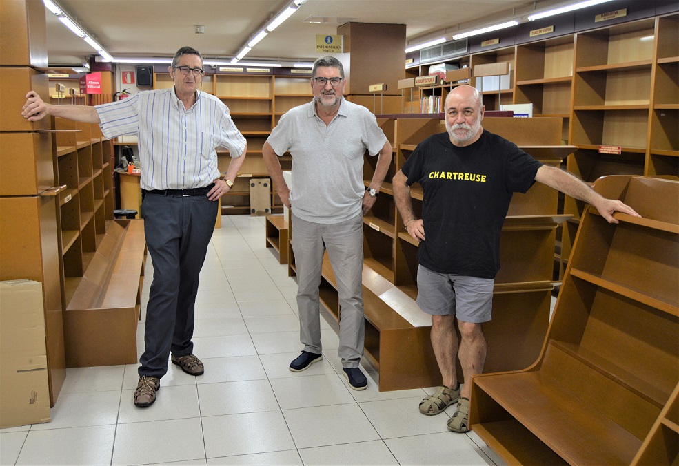 ‼️ Una gran notícia per #Tarragona i per la cultura

👍 Aviat reobrirà <a href="/lacaponatgn/">llibrerialacapona</a> i es tornarà a omplir de llibres i d'activitat cultural

👉 Amb un nou equip gestor al capdavant i a la recerca de sòcies i socis

✍️📸Ho avança <a href="/RicardLahoz/">Ricard Lahoz</a> 

wp.me/p3IeqO-dys