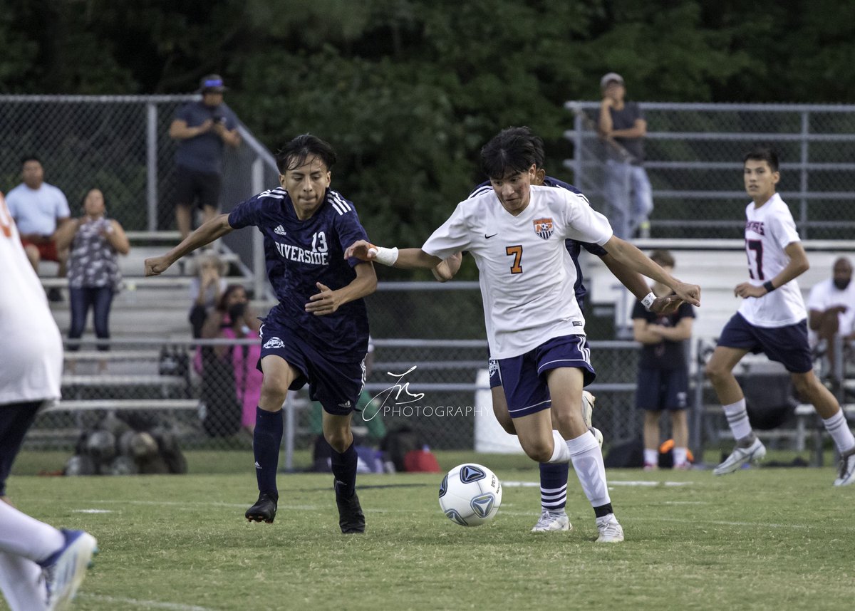 jrdphotos_'s tweet photo. Photos from the Riverside vs. Northside soccer matchup (8/31/22) are now up and available for purchase. 

https://t.co/3CWWHm9x49 https://t.co/Ib5mooXT9n