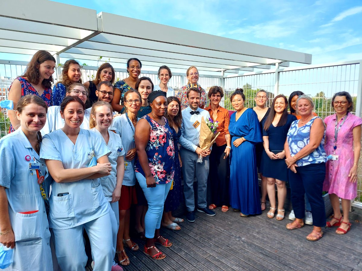 Julien Hogan (@julien_hogan) on Twitter photo Très heureux d'être nommé professeur des universités dans le service de néphrologie pédiatrique de l'hopital Robert Debré...et chanceux d'avoir une équipe si géniale! <a href="/univ_paris_cite/">Université Paris Cité</a> <a href="/HopRobertDebre/">Hôpital Robert-Debré AP-HP</a> <a href="/PedNephParis_RD/">PedNephParis_RD</a> Très heureux d'être nommé professeur des universités dans le service de néphrologie pédiatrique de l'hopital Robert Debré...et chanceux d'avoir une équipe si géniale! <a href="/univ_paris_cite/">Université Paris Cité</a> <a href="/HopRobertDebre/">Hôpital Robert-Debré AP-HP</a> <a href="/PedNephParis_RD/">PedNephParis_RD</a>