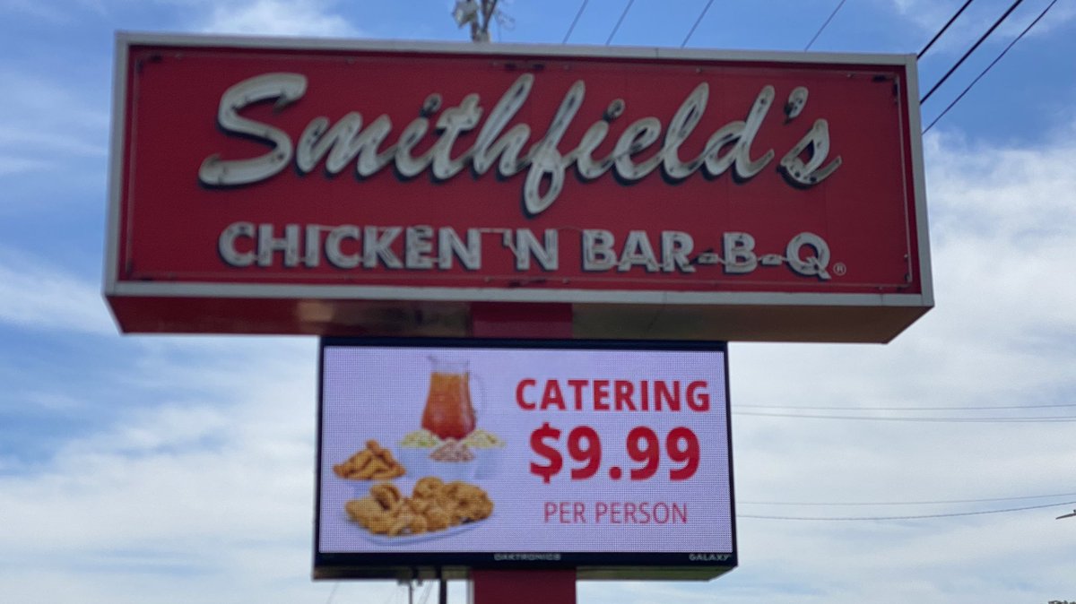 GoCamels's tweet photo. The first @GoCamelsFB Gameday of the year is not complete until you’ve had your pregame meal at #SMITHFIELDS @scnbnc The Official Chicken N BBQ of the #FightingCamels
#GoCamels🐪#RollHumps
🐖#EatSmithfields https://t.co/GceaO2aNck