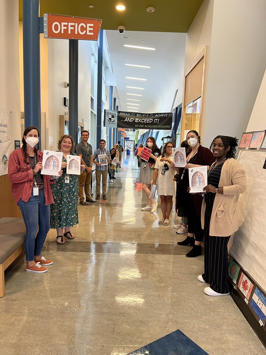 Ms_Ingersoll's tweet photo. Happy first day of school from @McM_Heights !!! https://t.co/Td2Hb2qV3u