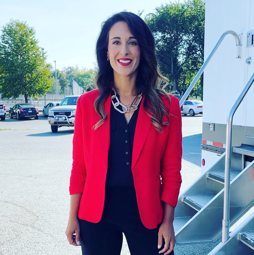 ShayGalor's tweet photo. Day 1 on set!  So excited to be back with an amazing crew and meet some fun and talented new cast mates. No details allowed yet but looking forward to sharing the details in the future! #actor #booked #onset #makingmovies #dreamjob https://t.co/4uY0cAuzgr