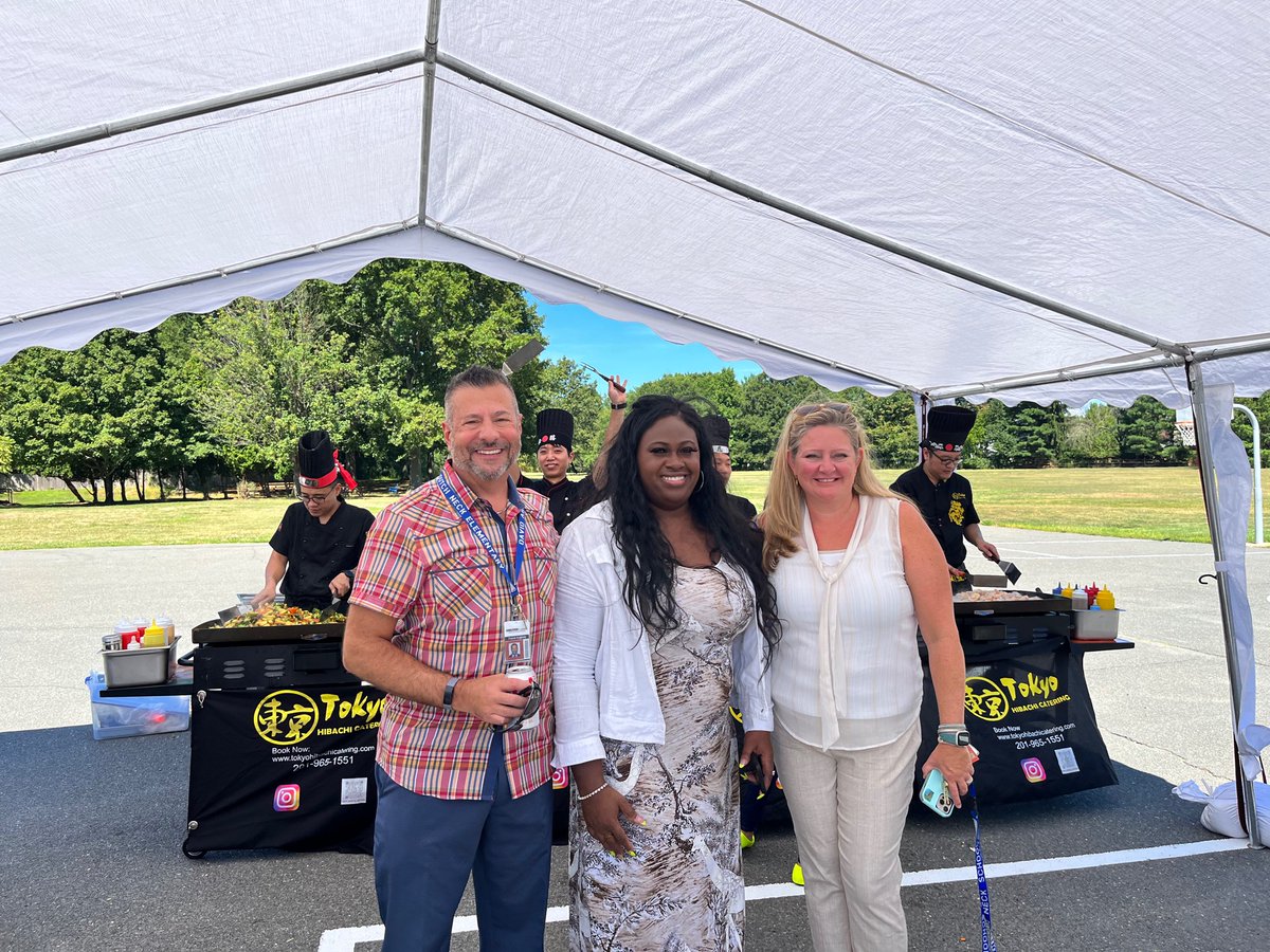 DutchNeckWWP's tweet photo. Welcome back Dutch Neck teachers and thank you to our wonderful PTA for providing an amazing lunch for all staff!
#wwprsd @wwp_schools https://t.co/9J8XUYwKB3