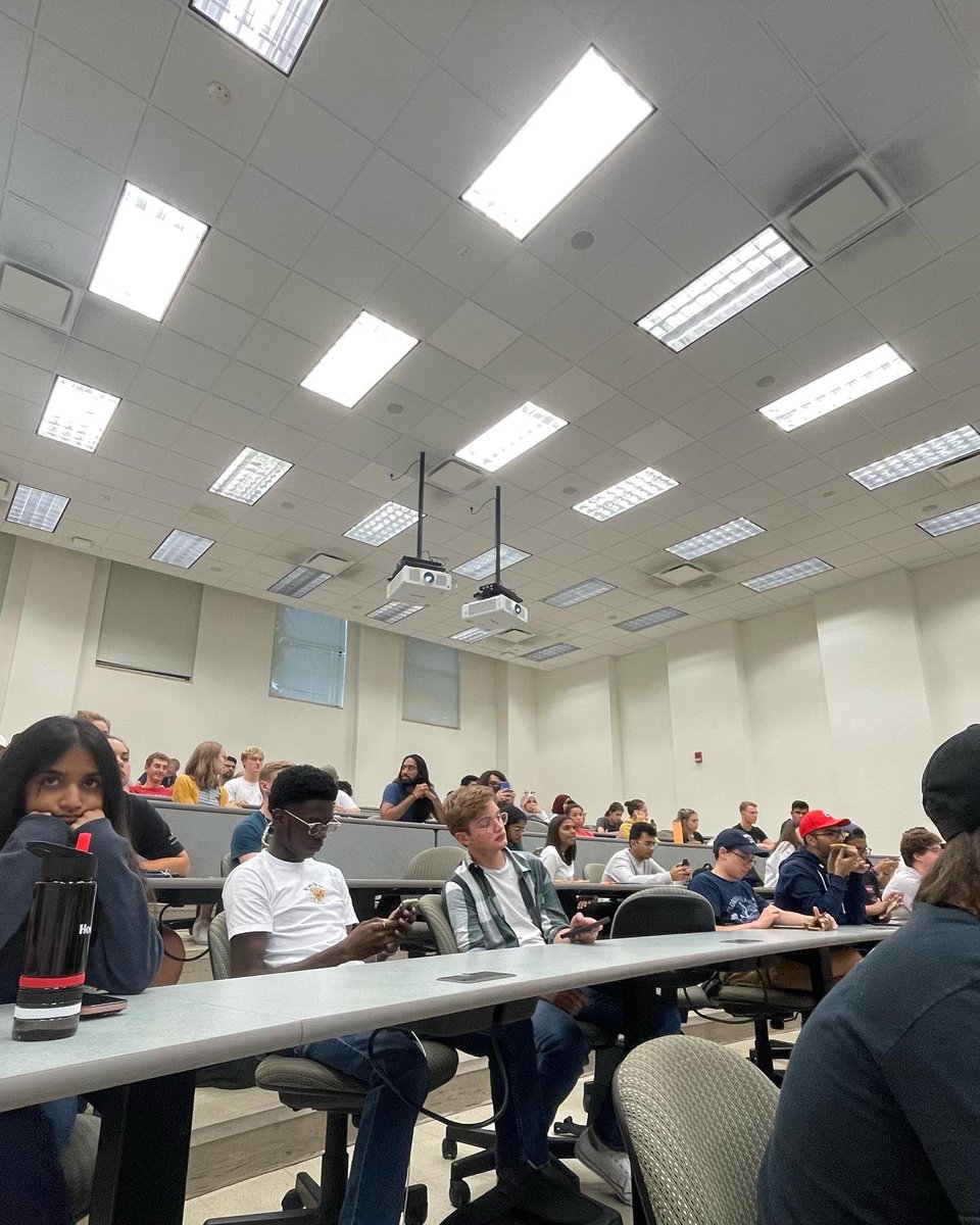 EnableCincy's tweet photo. Thank you to everyone who attended the first general body meeting yesterday! We had a great turn out and LOVED talking to you all. 

Make sure you’re getting those meeting reminders by joining our Campus Link and GroupMe (links in bio). 

Fill out project interest form by 9/5 https://t.co/wL9O7mQqwE