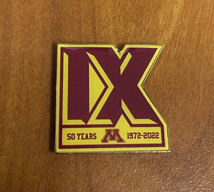 Coach_Fleck's tweet image. Proud to pay tribute to the 50 Years of progress TITLE IX has brought our communities!! Tonight’s lapel pin and helmet sticker symbolize the strength &amp;amp; leadership of the women before us who put MN on the national stage &amp;amp; created opportunity for generations!!

#RTB #HYPRR #SkiUMah