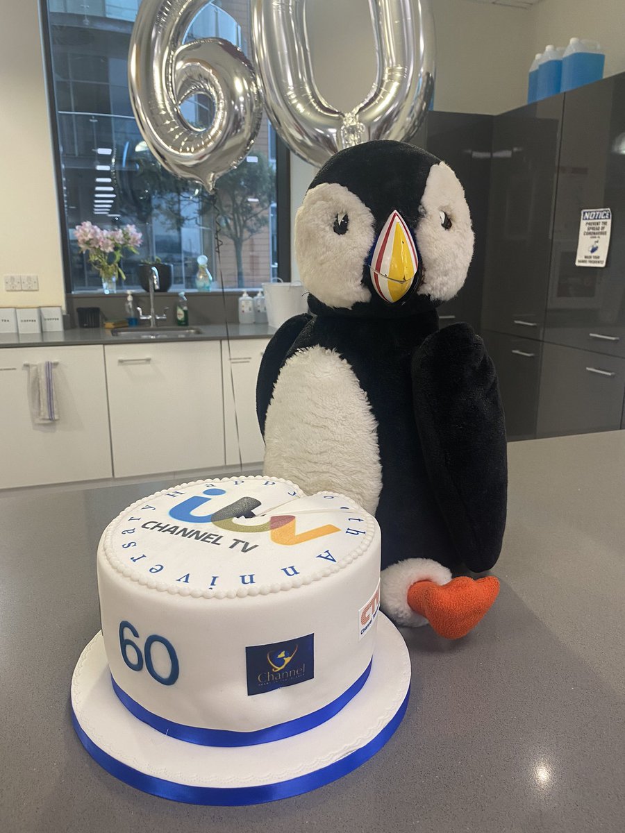 MeganMurphyITV's tweet image. partying with the big man tonight 🕺🐟 @OscarPuffin #Channiversary