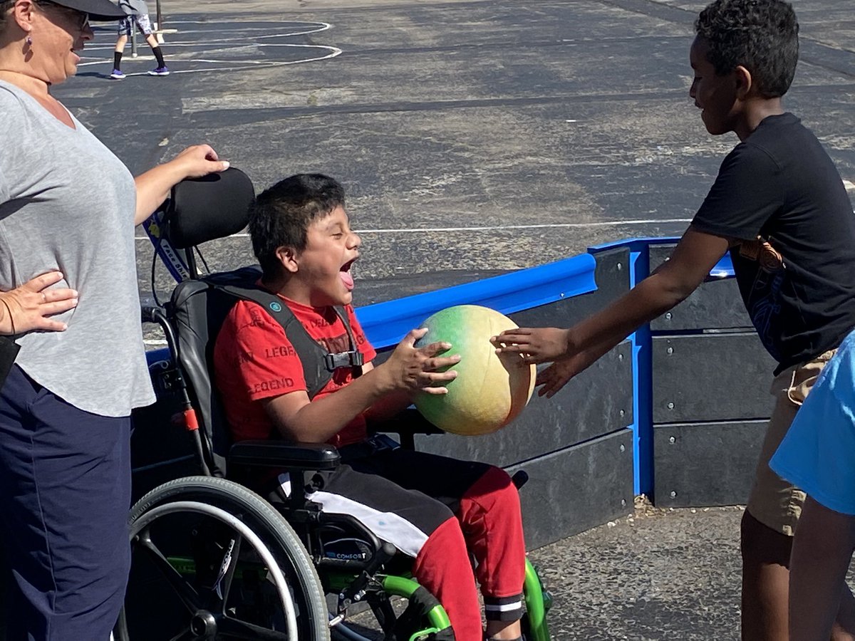 5th Grade Ss had so much fun with their friend, Bradley, in the Gaga Pit ♥️ Look at these smiles 🤩 #BetterTogether <a href="/miss_slattery/">✏️ Miss Slattery</a> <a href="/BNLC_HCSD/">Britton Norwich Learning Campus</a> <a href="/HilliardSchools/">Hilliard Schools</a>