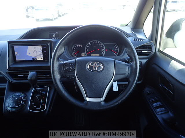 BEFORWARDJP's tweet photo. 2017 TOYOTA VOXY X

Ref. No. BM499704 
Mileage 195,675 km
Steering Right
Engine Size 1,980cc 
Ext. Color Silver
Location KYUSHU 
Fuel Petrol 
Seats 8
Drive 2WD
Doors 5
Transmission AT
Registration Year/month 2017/7

https://t.co/93qIqHyifm
Total Price: C&amp;F $12,080 to Kingston https://t.co/cjCGkKbg1N