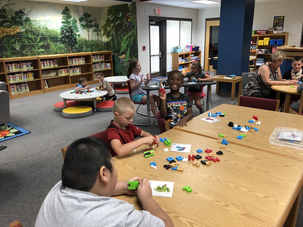 MoniqueStLouis2's tweet photo. My 3rd - 5th graders working with Guidecraft IO Blocks Building construction STEM Sets! @wildcatswaye @mhoneycutt_bcps @tosha_haskins https://t.co/4MUp6jD1DC