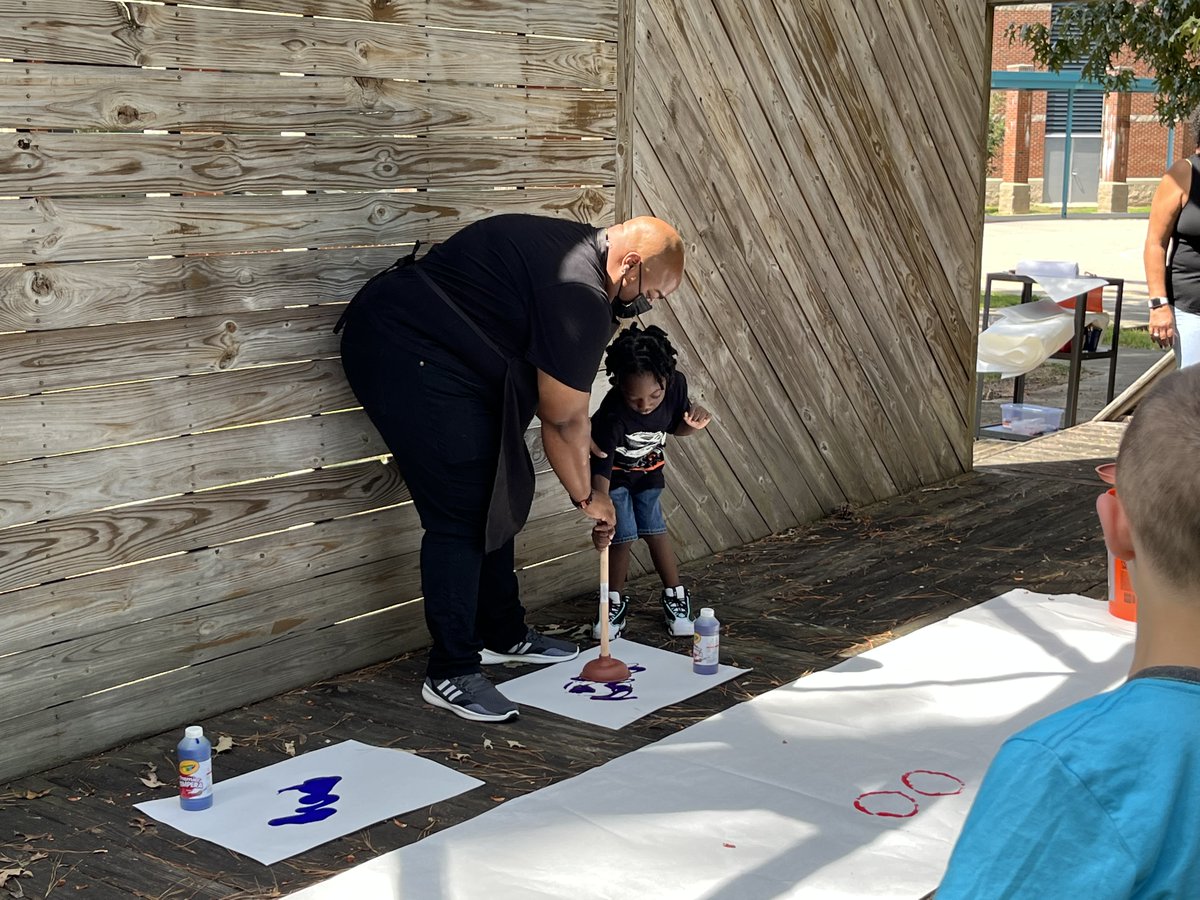 Bugg Magnet Elementary School tweet media