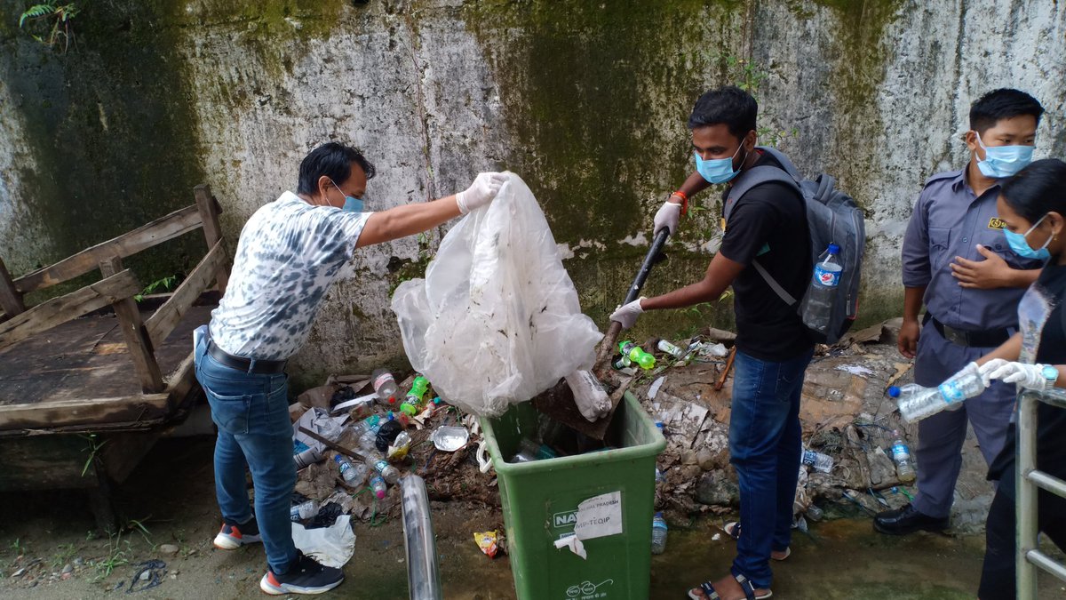NssNitap's tweet photo. NSS NIT Arunachal team on Celebration of Swachhata Pakhwada Begins today 1st Sept. 2022. 1st to 15th  September 2022
NIT Arunachal Pradesh Jote Campus (Hygiene and sanitation drive at Academic block) https://t.co/WbswR15Gus
