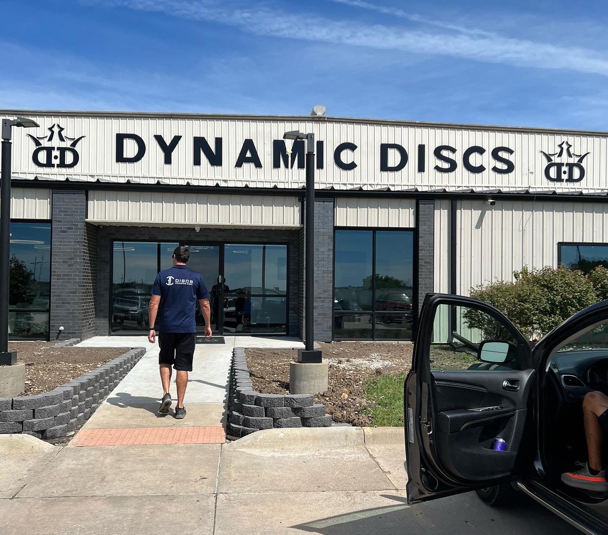 bombproof's tweet image. First stop… pick up some supplies… #3cdiscs #wearediscgolf #dynamicdiscs #pdgaproworlds #emporia