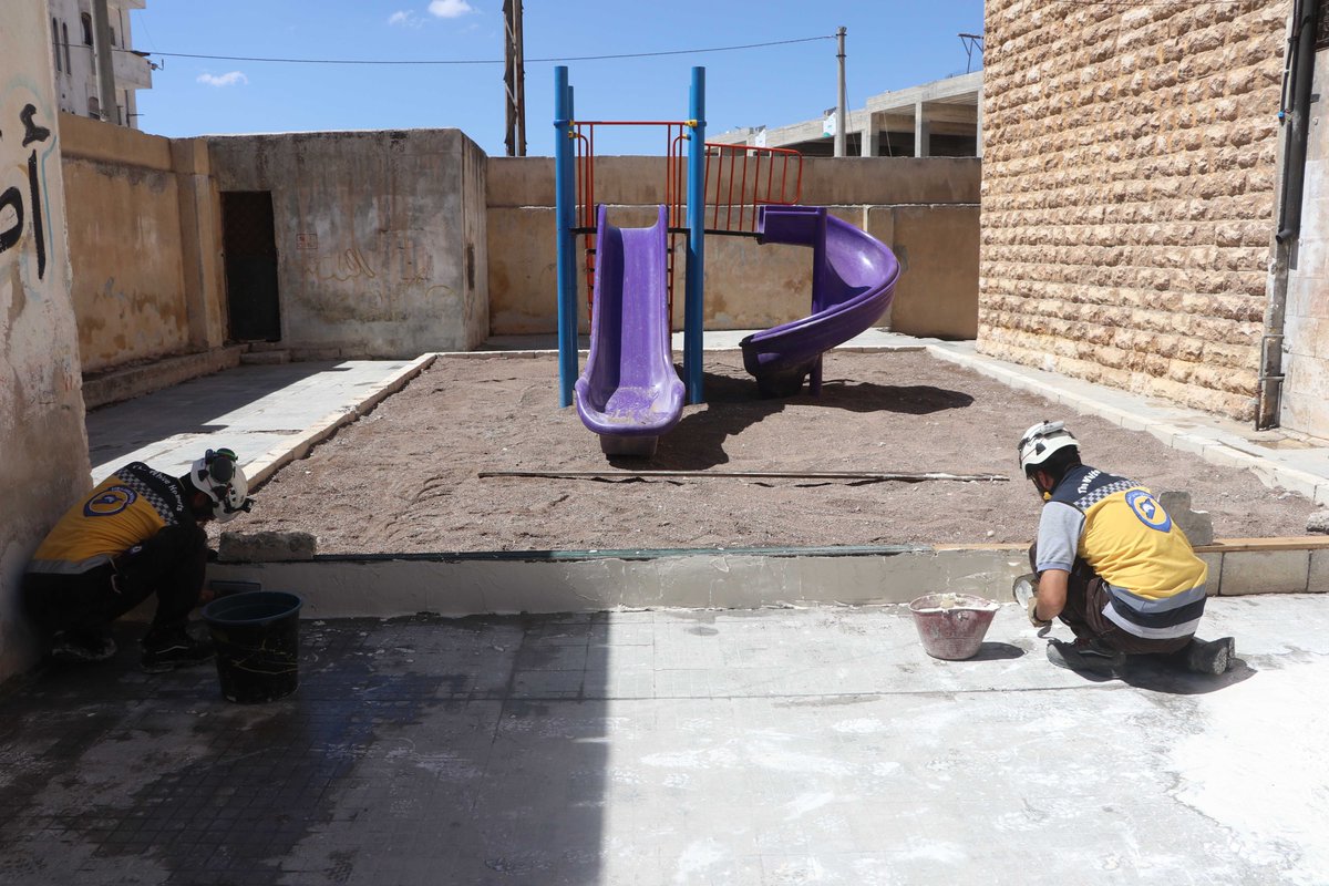 SyriaCivilDef's tweet photo. To ensure safe spaces for children to engage in sports and play activities, our teams are preparing and rehabilitating a playground at Adnan Omar school in #Idlib city, fixing the toys and benches, painting the walls, and restoring the floor.
#WhiteHelmets https://t.co/8Cew1KJAZg