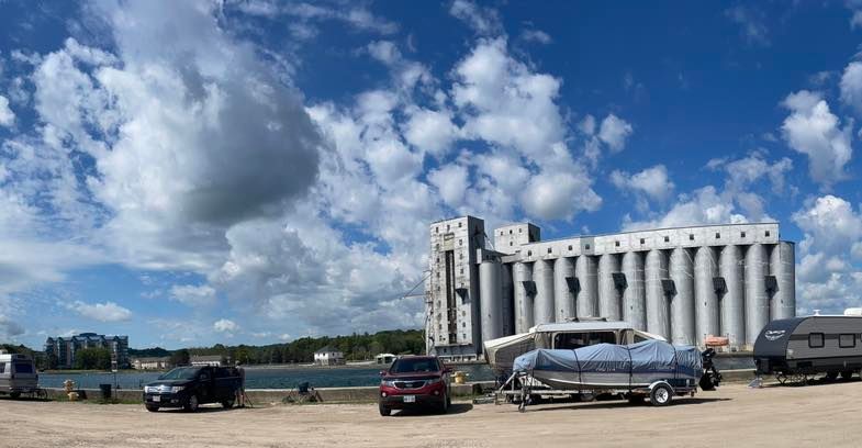 Hey, look! There are spots to park, camp and fish from both sides of the #OWENSOUND pier today! #greybruce #georgianbay #fishing