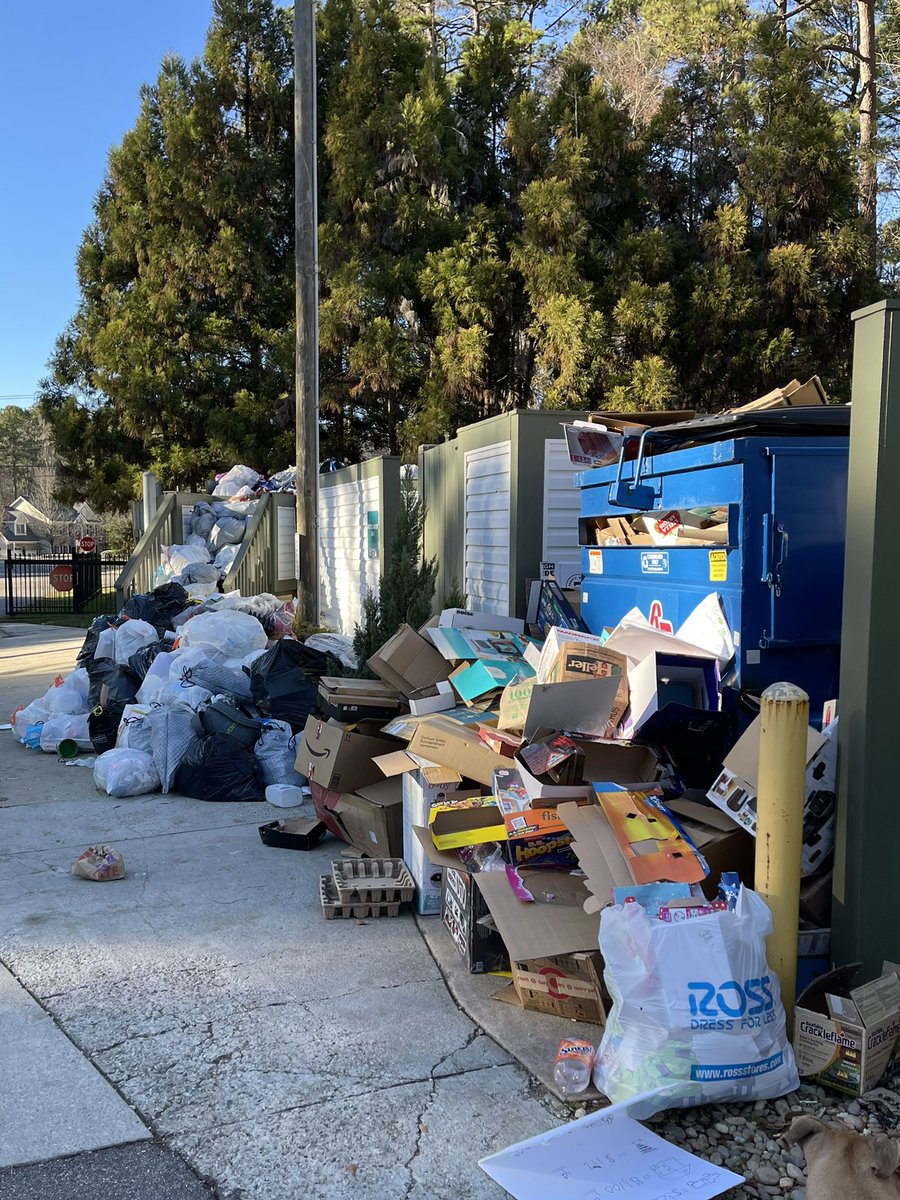 threadhead_'s tweet photo. maybe if you guys hired people to pick up our trash we wouldn’t have to put it in the recycling area 🙃 https://t.co/5U0d2jlrX4