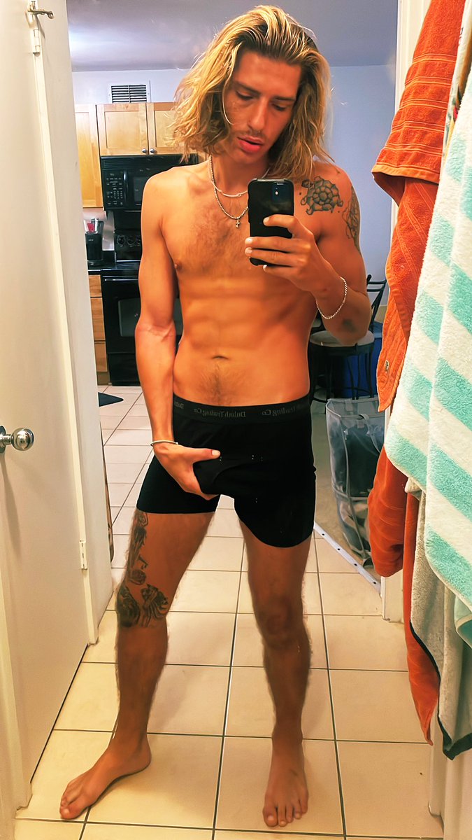 Hate waking up so horny w nobody to please😩😩😩just a lick 👅 plz🥹