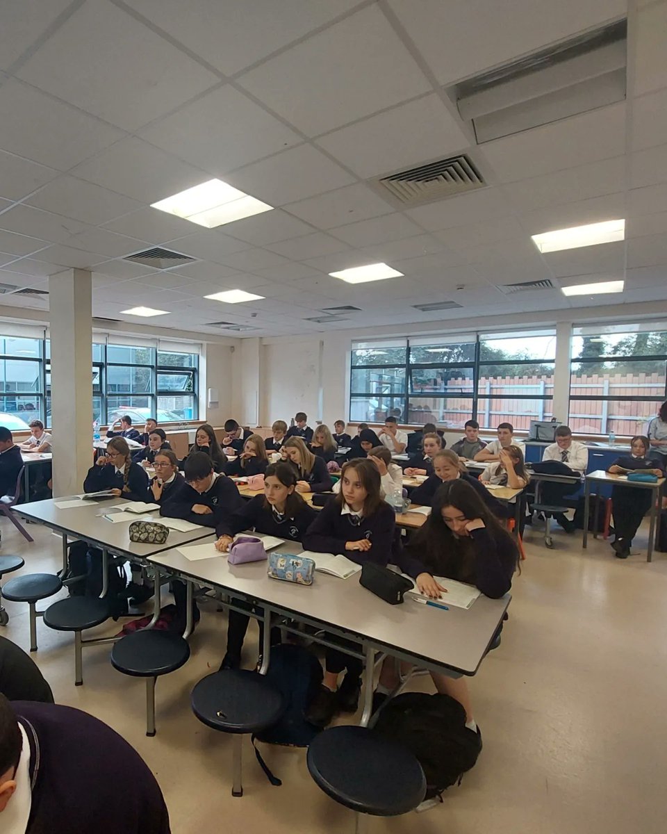 CarrigtwohillCC's tweet photo. Our 2nd year students enjoyed an insightful study skills seminar today with Feidhlim from Super Generation -The Exam Craft Group 📚 #SchoolCommunity #StudySkills #SuperGsem @ExamcraftGroup @SuperGeneration https://t.co/SRmCfPD8Zm