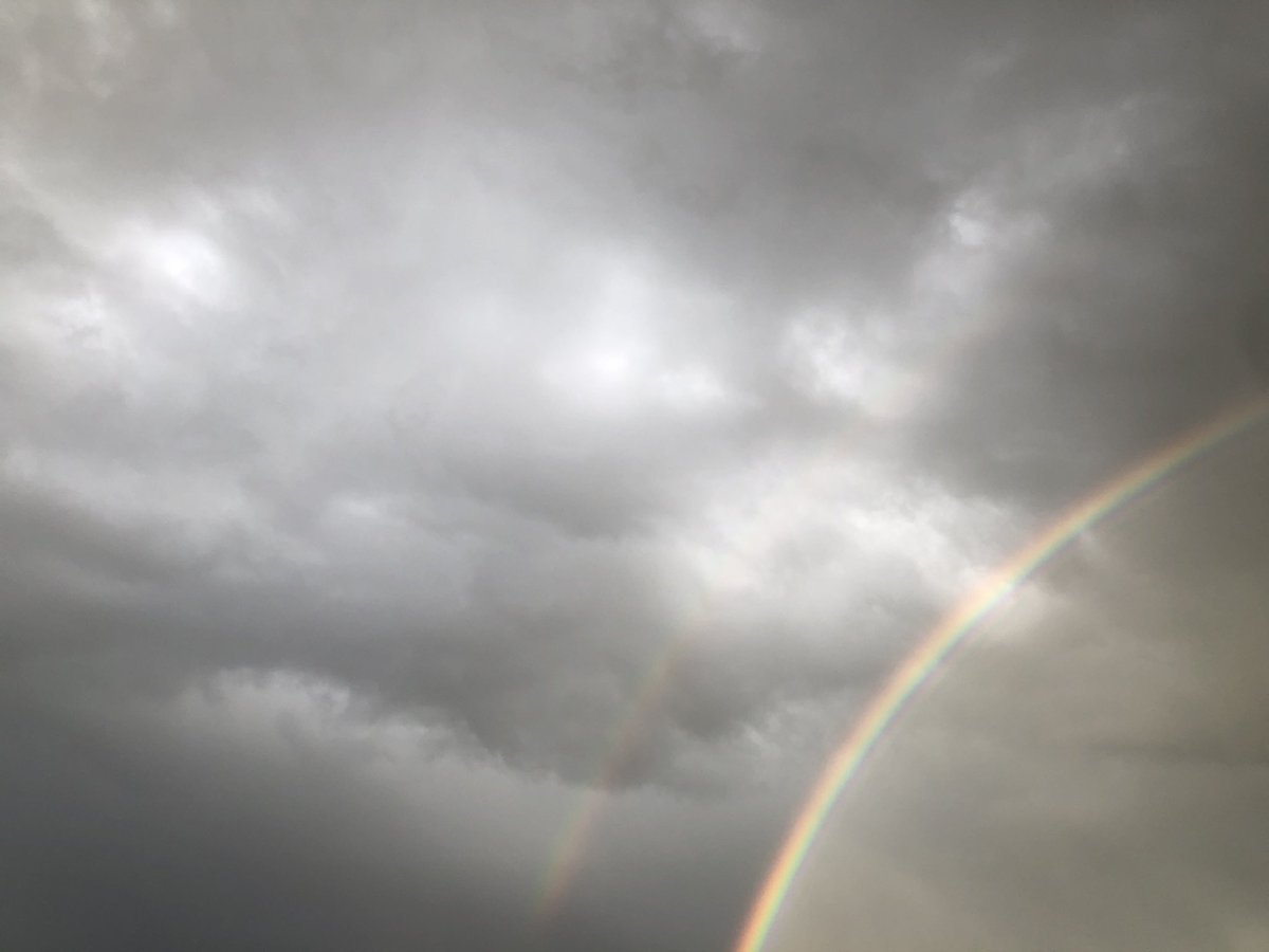 fairycumm's tweet photo. random photo dumpy ( i m in love with taking pictures of the sky ) https://t.co/Lfo6UzaCdP