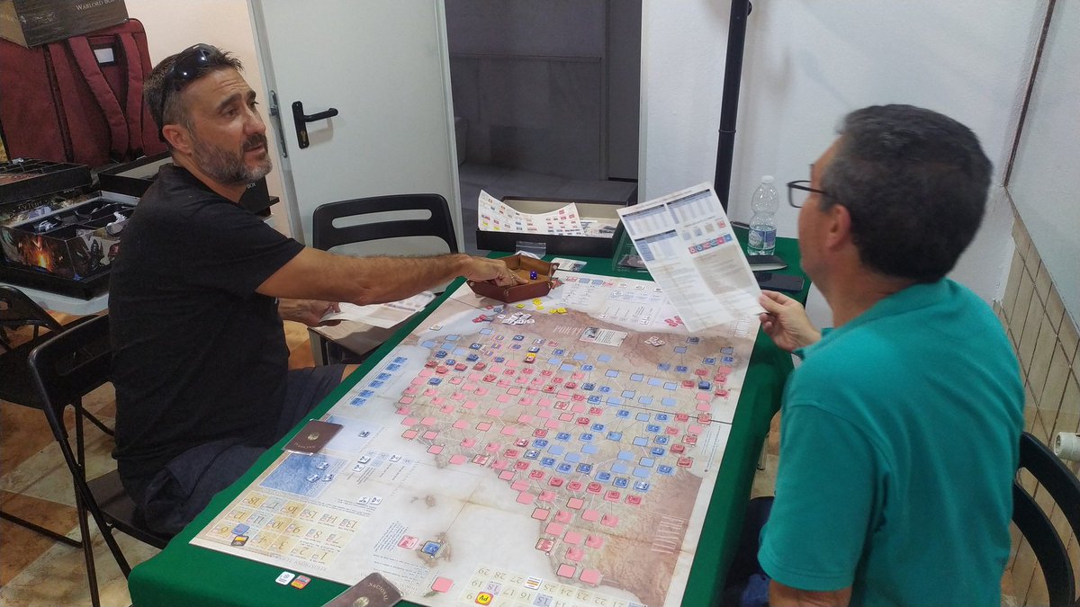 LudicaPax's tweet photo. Jueves de darse palos. Hoy tocaba #LordsofHellas y #CruzadayRevolucion

Preparando nuestras jornadas a base de tortas! 😬😬 https://t.co/3Sa45vDe1P