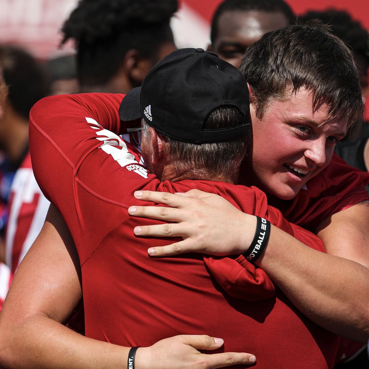Coach_TomAllen's tweet photo. It's always a joy to put guys on scholarship! You've earned it @rtbarnes18 @jmbomba5 @ChristianH_2625!! #LEO https://t.co/AuP0bcbxnp