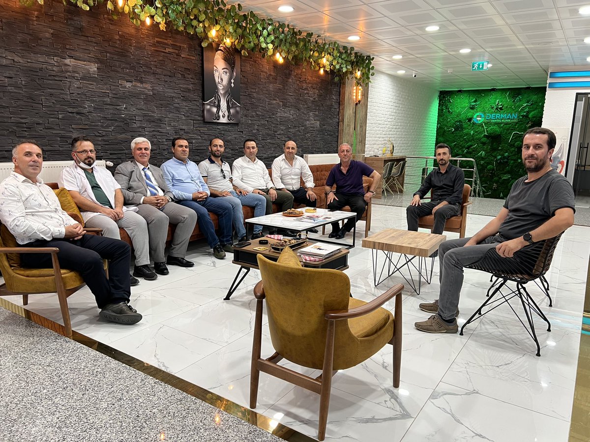 MusderBursa's tweet photo. Bursa Muş Der Yönetim Kurulu Üyemiz DERMAN DİŞ POLİKLİĞİNİ Sahibi Murat SAÇI Ziyarette Bulunduk. misafirperverliğinden Dolayı Yol Arkadaşımıza Teşekkür Eder İş Hayatında Başarılar Dileriz.. https://t.co/ckloHSEvTs