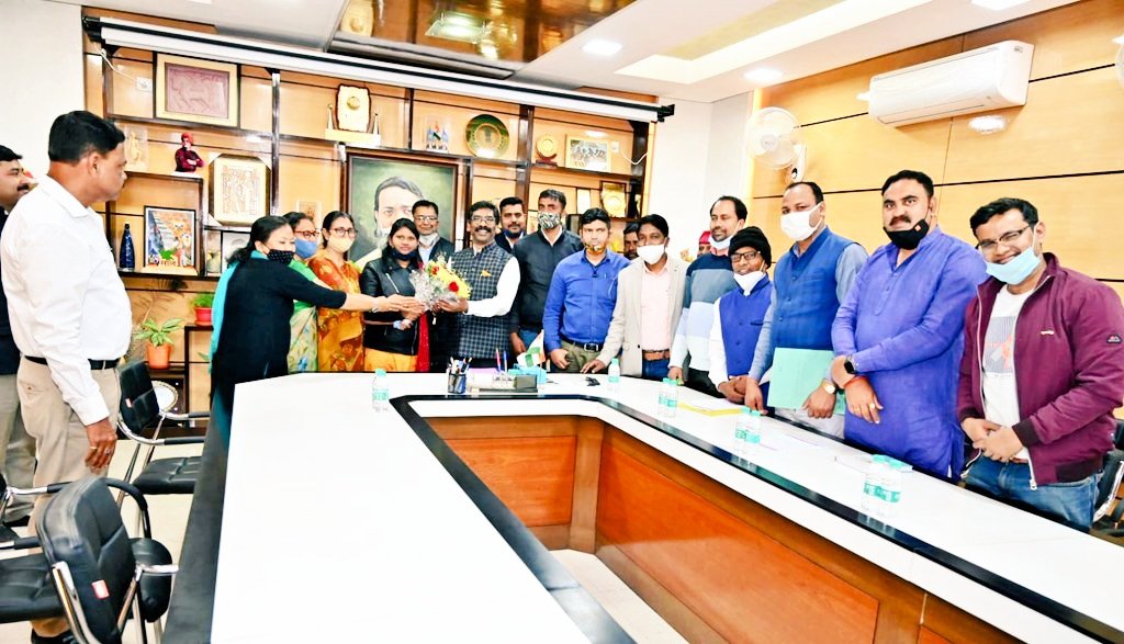 kujur_shilpi's tweet photo. Thank u very much sir
 आपने जो किया , जिंदगी भर हम लोग नहीं भूलेंगे 😊🙏
@HemantSorenJMM https://t.co/gg8cVuJ45A
