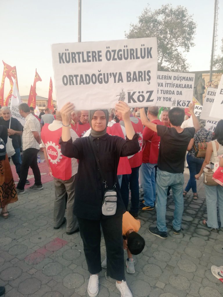 cgdmecrin's tweet photo. Kürtlerin katledildiği dilinden, ırkından dolayı zulme uğradığı bir ülke varsa o Ülke Faşistler ile yonetiliyordur... https://t.co/T5l7MHsP4e