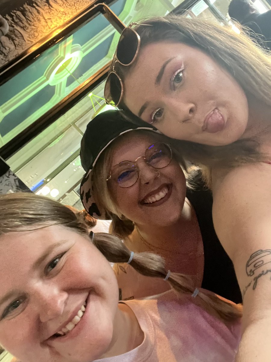 Dunconcerned's tweet photo. Random but s/o to those of us senior citizens making our dreams come true living our best lives ✨🎉✨ 

@lexydray @medleydun https://t.co/dzE8nfyDoz