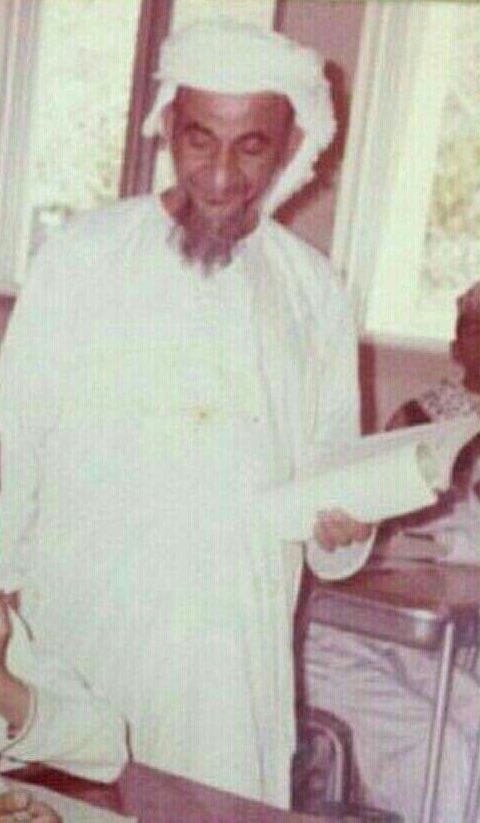al_salim89's tweet photo. المعلم والمربي زاهر بن محمد العلوي رحمه الله 

#وجوه_بَهلوية https://t.co/rJjDDiDg39