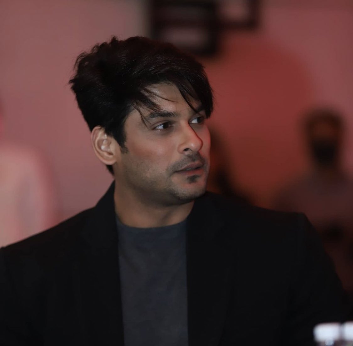ferreroislovee's tweet photo. Back here after months. I just want to say that i miss you Sidharth❤️Even if  Not physically but i do feel your presence every time🥺 
I miss your witty replies, your jokes, your smile and many other things❤️
I hope all of us making you proud.. love you siddy❤️ #SidharthShukla https://t.co/RVe3PPdN1R