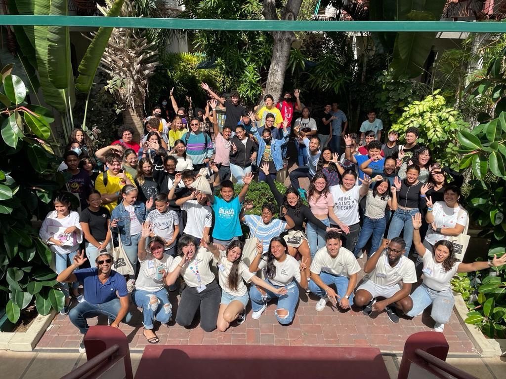 ETHSPH's tweet photo. When an #ethzurich student inspires 100 school children in the Caribbean about #STEM and how cool science can be, we are simply proud.
Read more about the event https://t.co/qYqlEoSlYj
#4femalefounders #letsbuildrobots
@ETH_en @G_Dissertori @springman_sarah @ETH @ITWomenETH https://t.co/OVDA68Qq5u