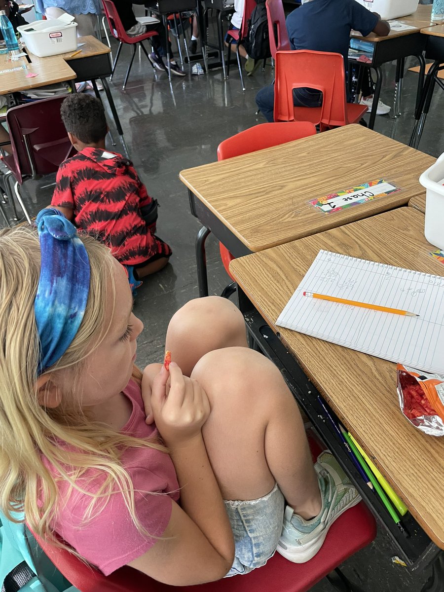 emilhollin's tweet photo. Lots of thinking today during DMR! #mathinaction #thorpegordon https://t.co/7IgXBx4PmZ