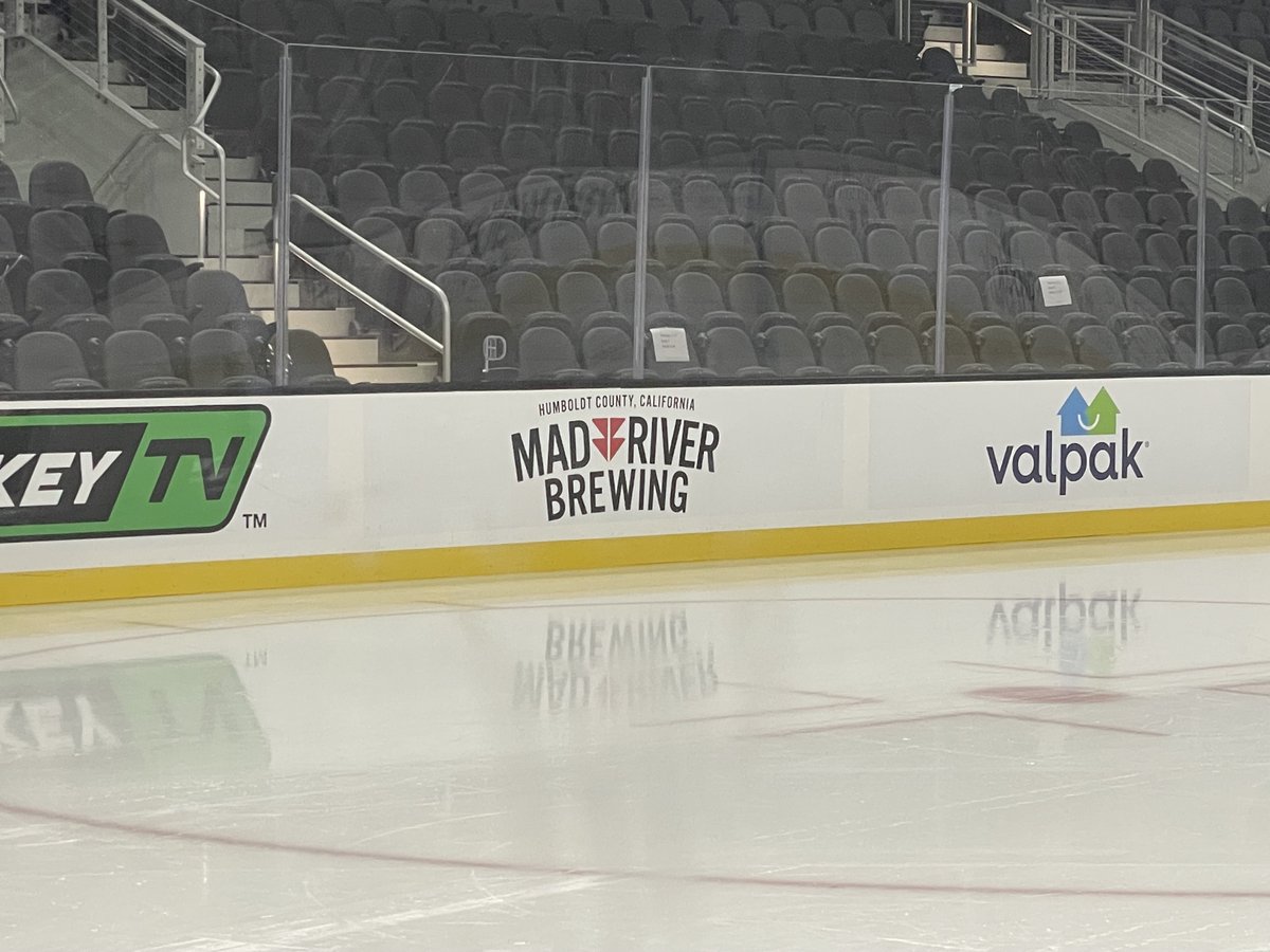 madriverbrew's tweet photo. Yesterday at @TechCUArena home of the @sjbarracuda  we got to see the reveal of the East Bar—featuring MRB! The first tribal brewery partner in the AHL, and the first tribal bar in a professional arena—you can enjoy the taste of Mad River Brewery classics while watching the game! https://t.co/UV6uziYcOj