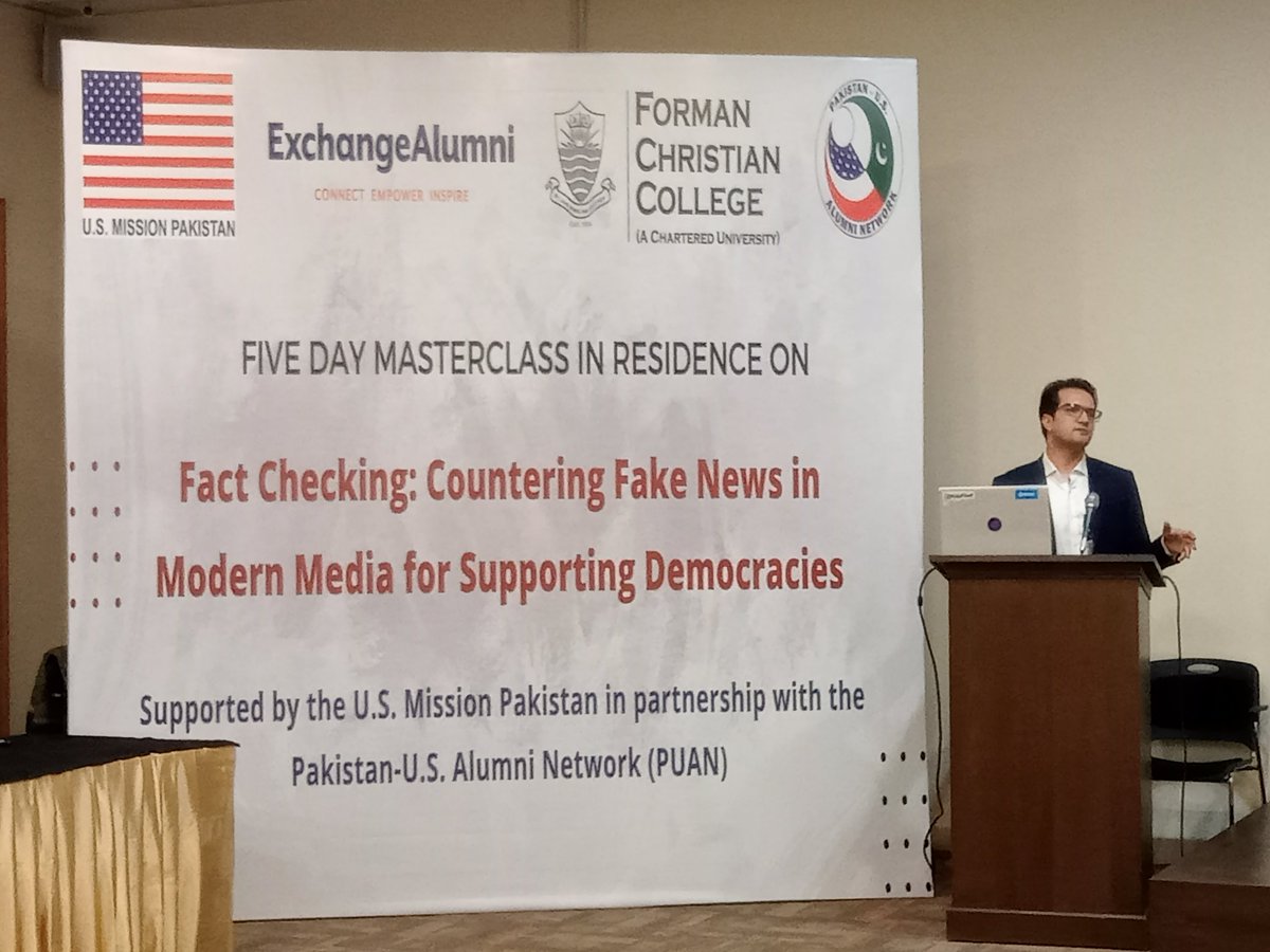 RachelAHasan's tweet photo. Mr Nizam Salarzai talking about tools for checking facts at the Masterclass supported by US Mission Pakistan in partnership with PUAN @Altaafkhaan @Mehwish_Bat00l @SochFactCheck
#FactCheck #FCCU #PUAN #factchecking  #SochFactCheck https://t.co/4Qah9JGfVG